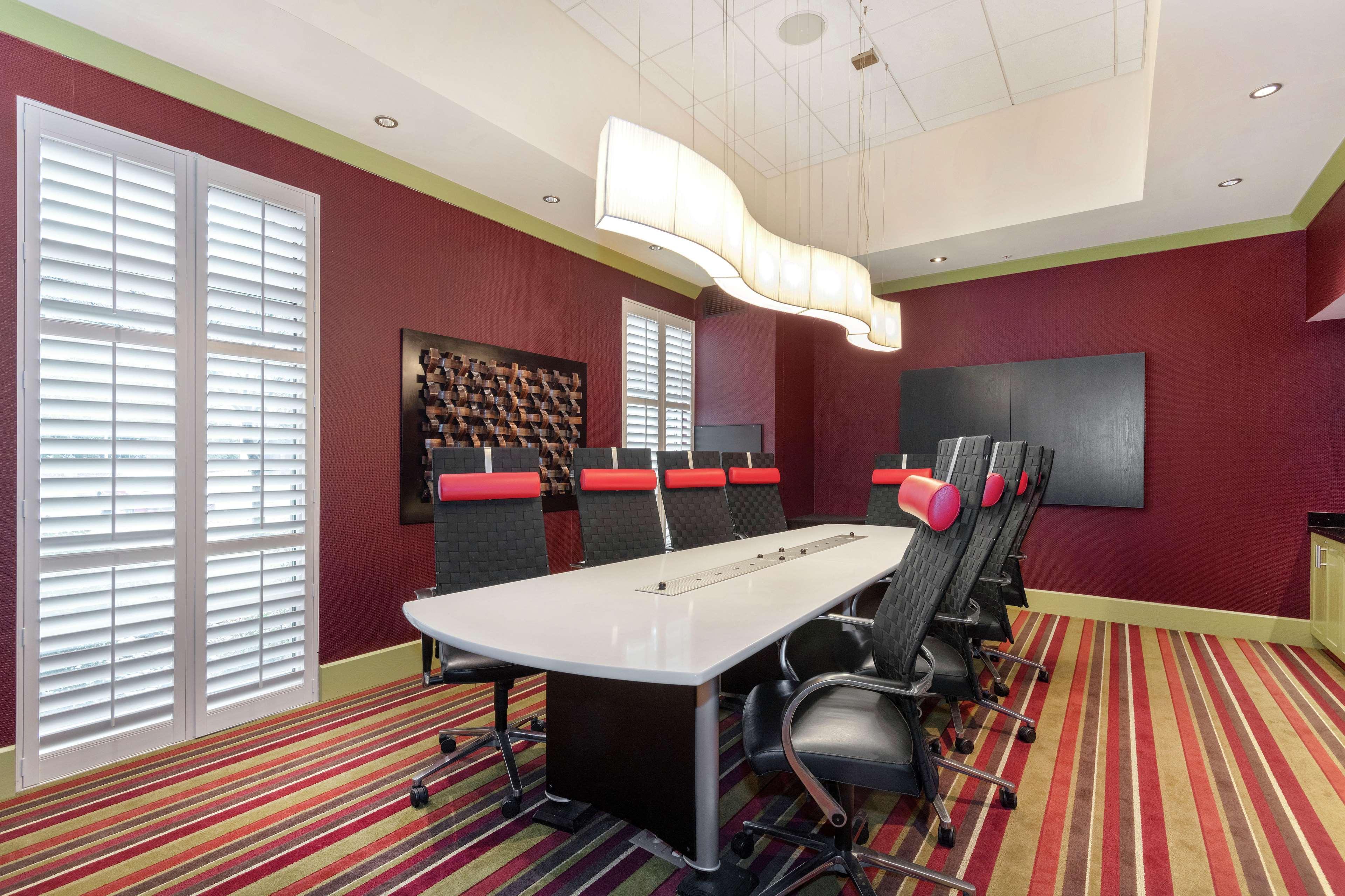 Hampton Inn & Suites Crabtree Роли Экстерьер фото