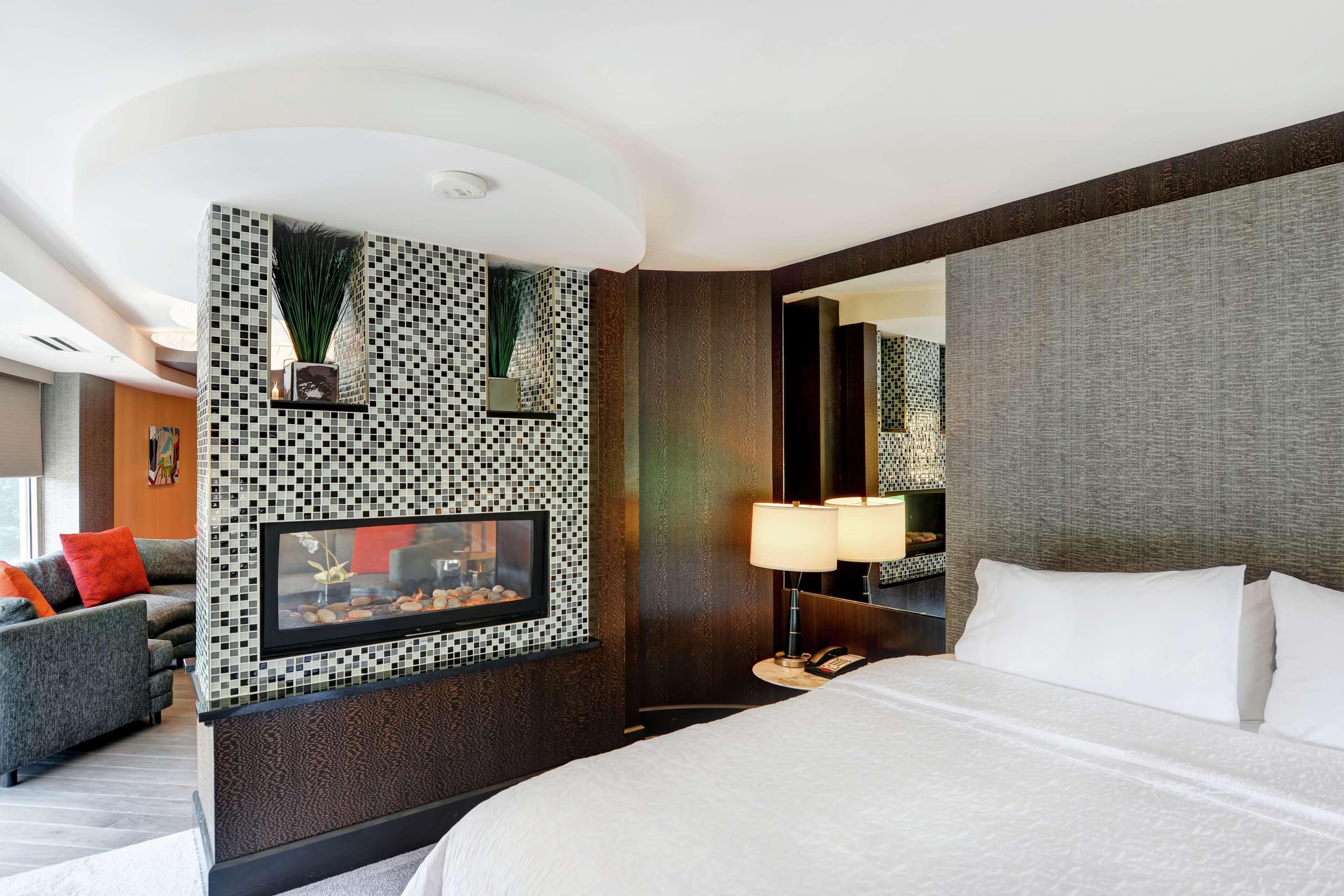 Hampton Inn & Suites Crabtree Роли Экстерьер фото