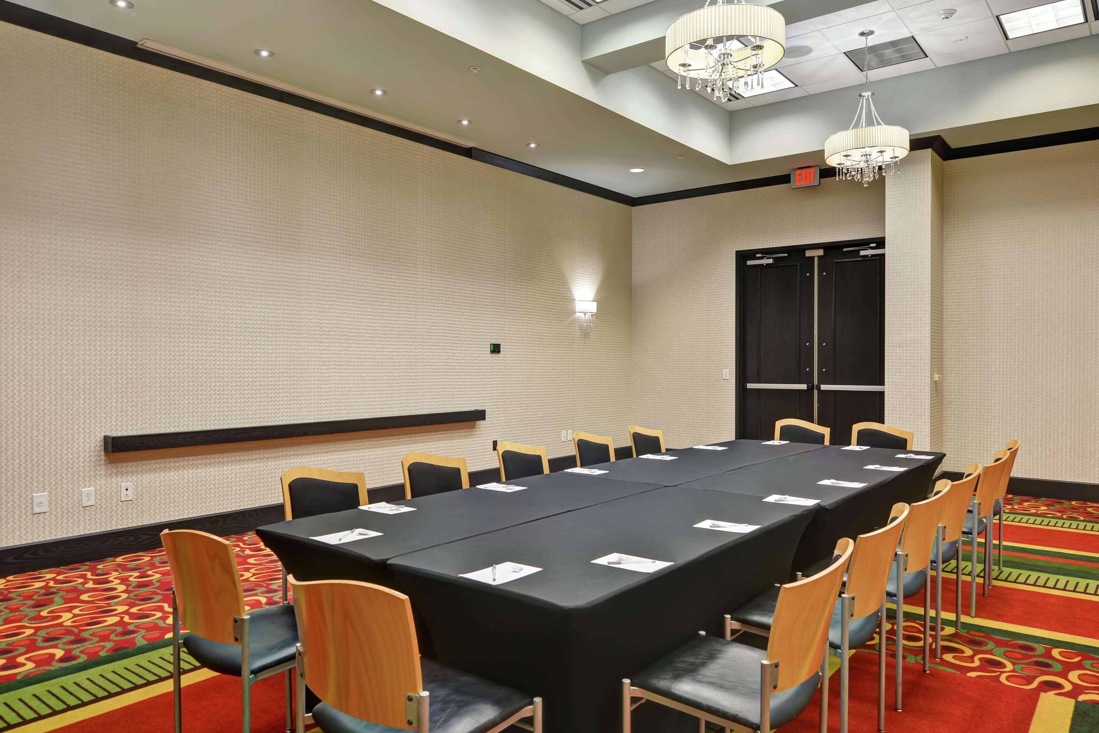 Hampton Inn & Suites Crabtree Роли Экстерьер фото