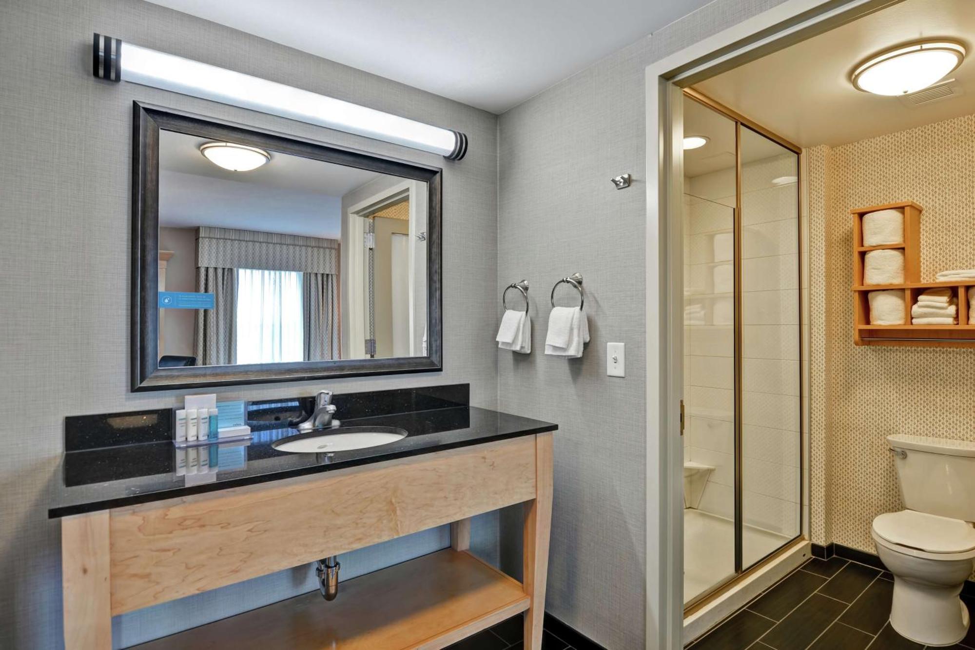 Hampton Inn & Suites Crabtree Роли Экстерьер фото