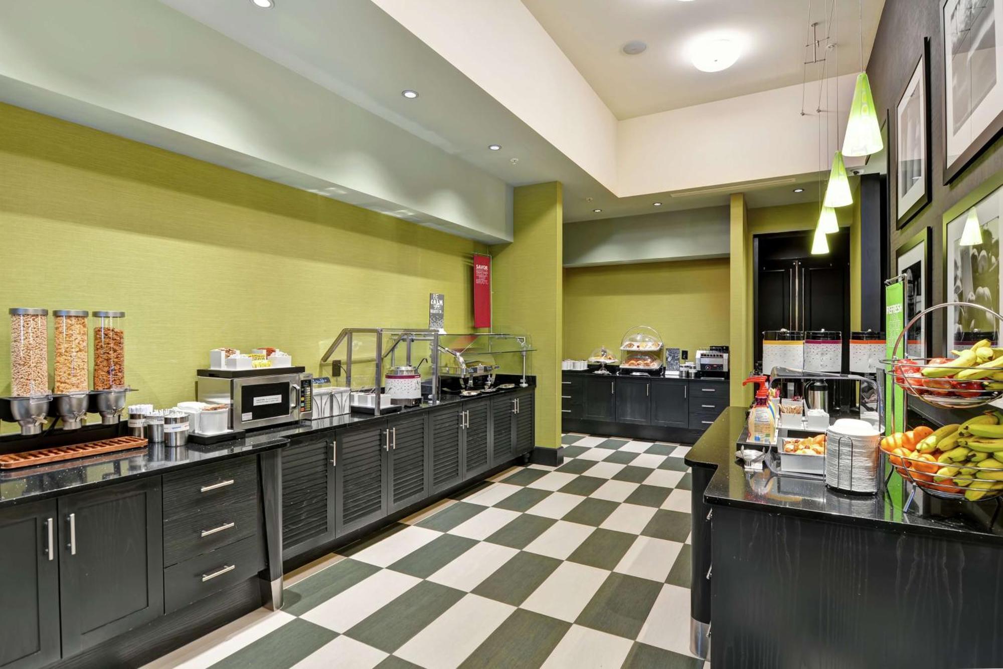 Hampton Inn & Suites Crabtree Роли Экстерьер фото