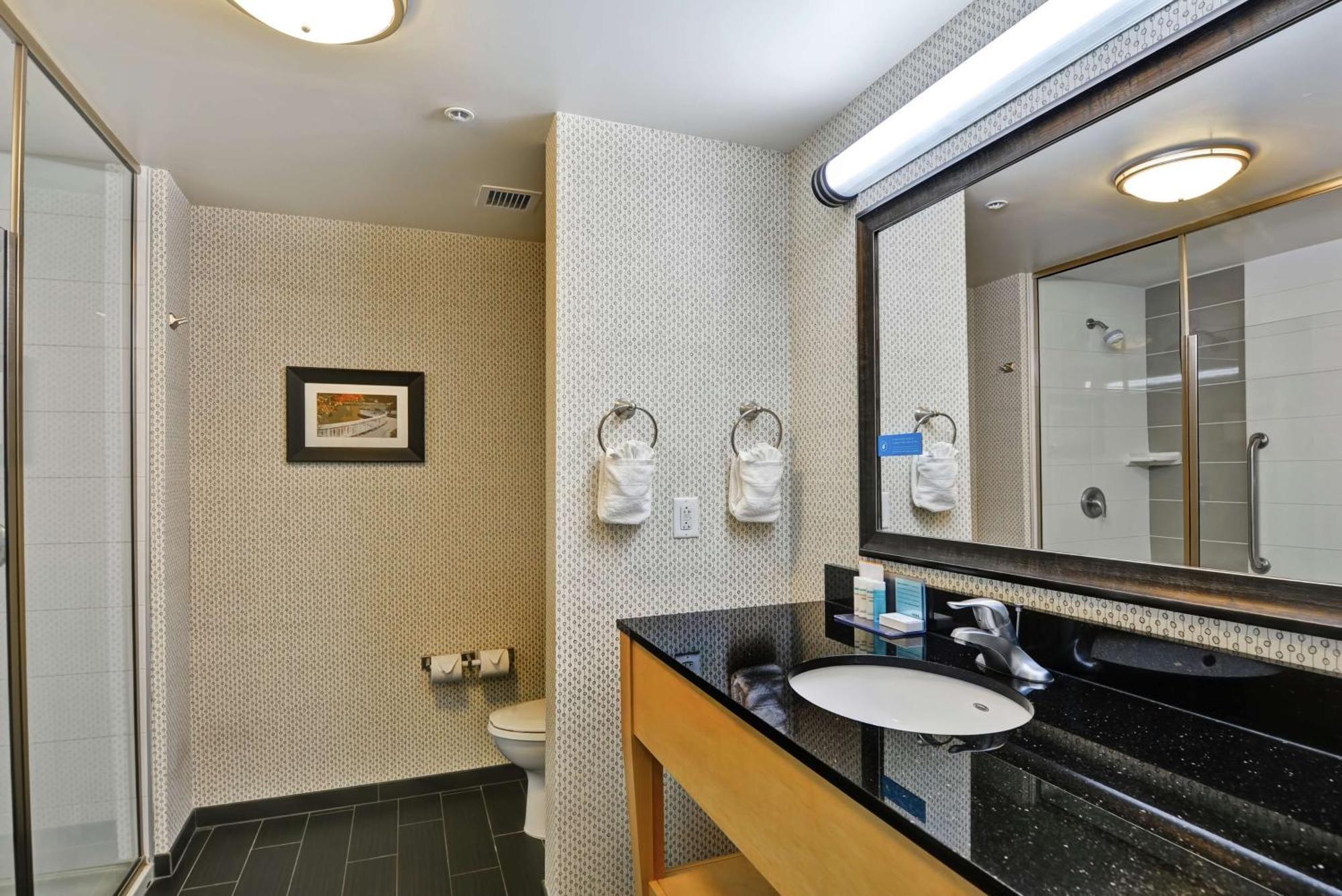 Hampton Inn & Suites Crabtree Роли Экстерьер фото
