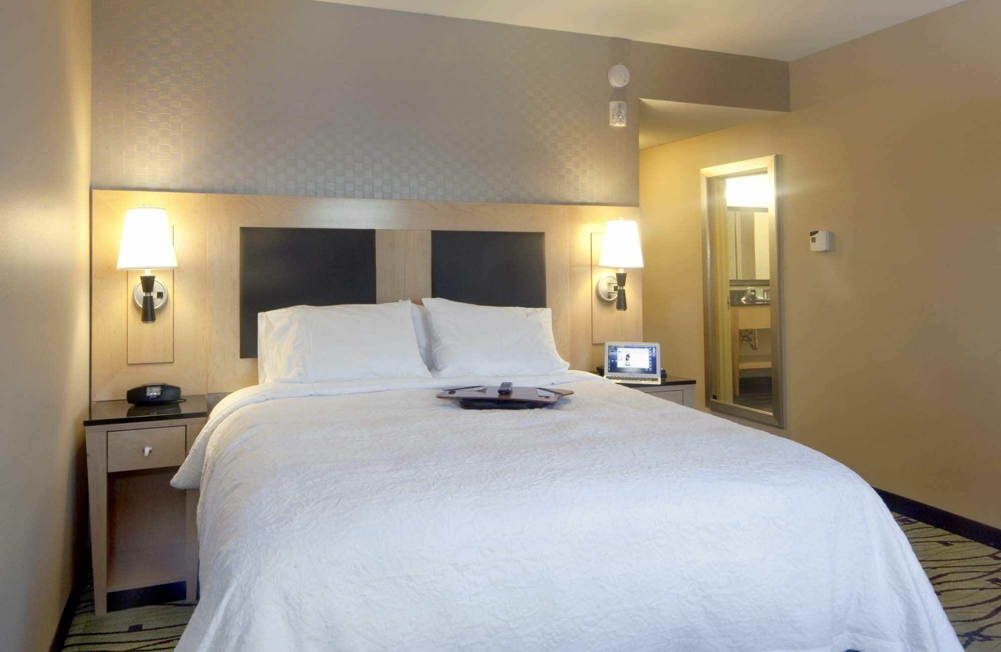 Hampton Inn & Suites Crabtree Роли Экстерьер фото